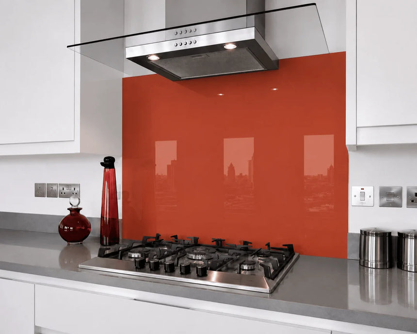 Honey Ribbon Glass Splashback behind hob 