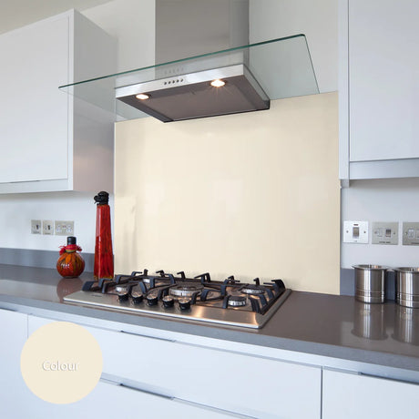 Honey cream glass splashback behind hob
